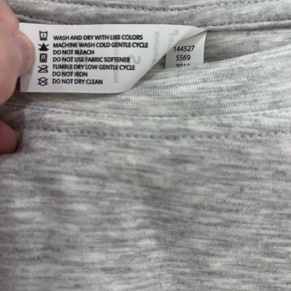 Yogalicious Scuba Zuri Light Grey Pullover Crop Crew Women’s Size Small NWT - Picture 4 of 7
